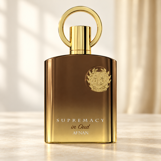 AFNAN - SUPREMACY IN OUD, flacone frontale centrale ravvicinato con sfondo leggero