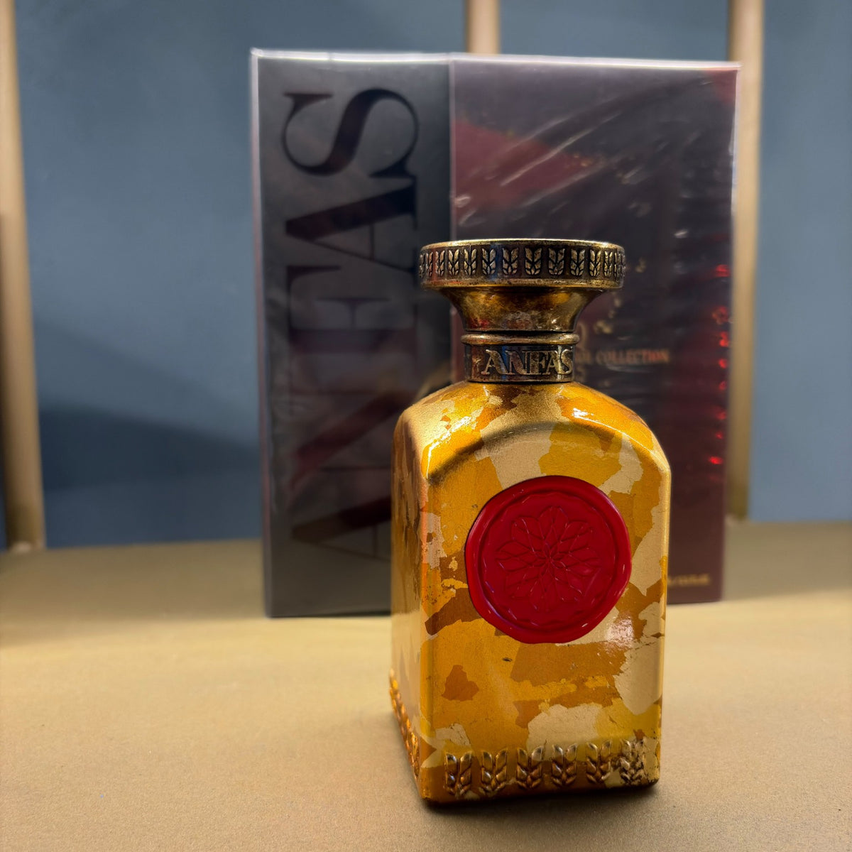 ANFAS ISHQ — flacone e confezione fotografati presso I Ciaurusi