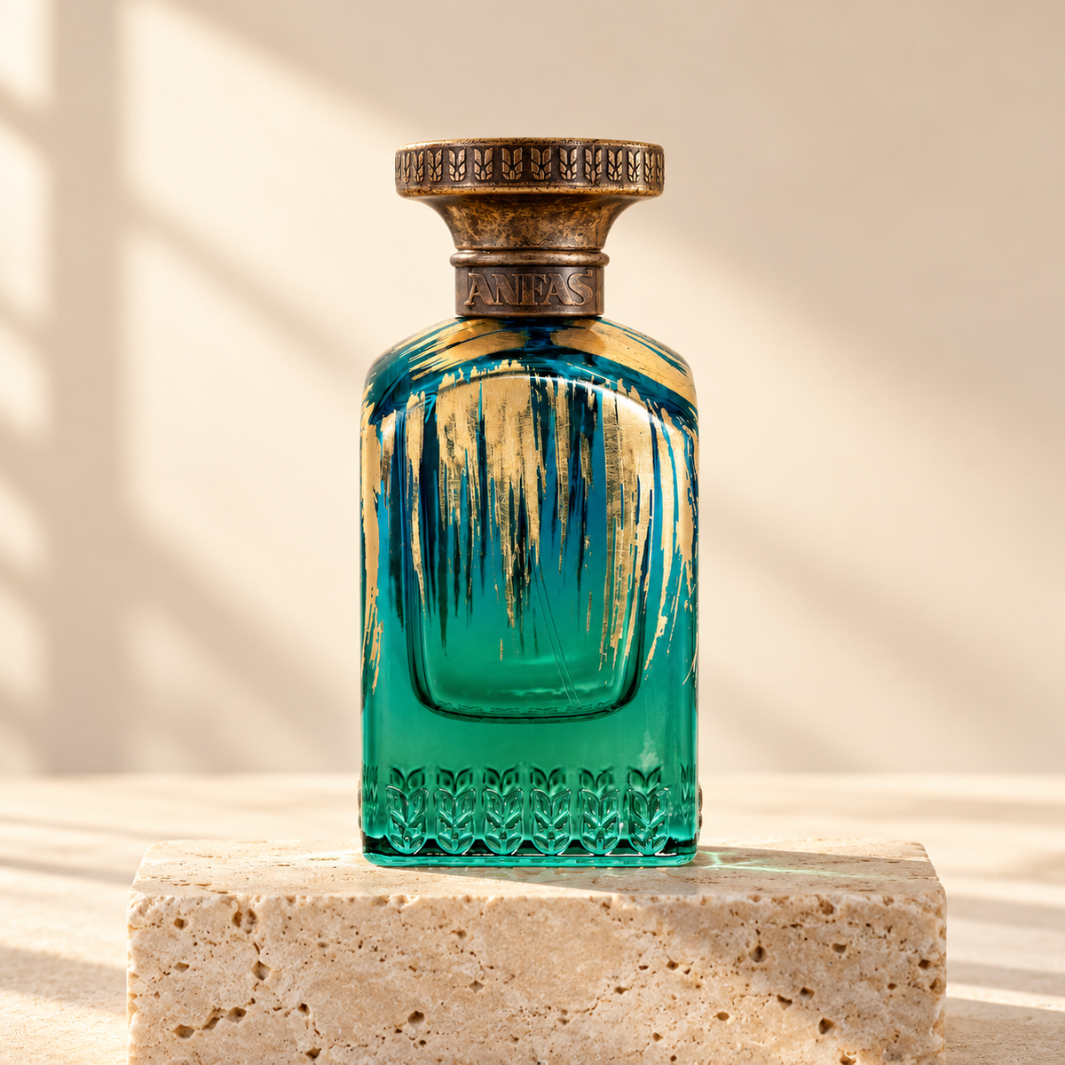 ANFAS JANNAH — flacone su travertino, ambientazione creata con IA