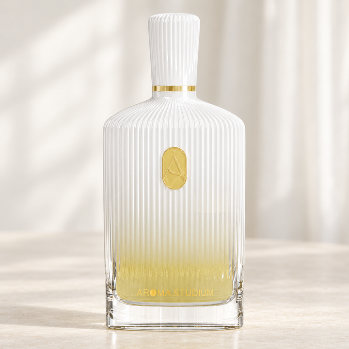 AROMA STUDIUM - JUICY COCONUT, flacone frontale centrale ravvicinato con sfondo leggero