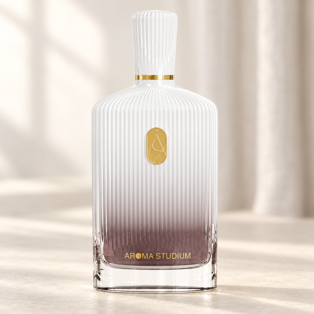 AROMA STUDIUM - LIQUORISH, flacone frontale centrale ravvicinato con sfondo leggero