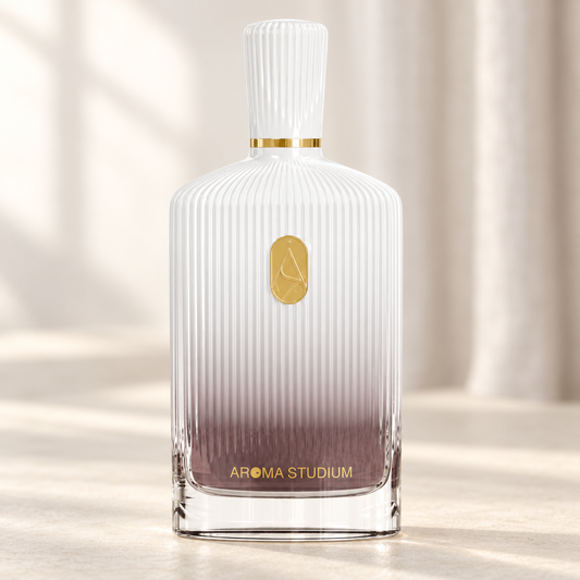 AROMA STUDIUM - LIQUORISH, flacone frontale centrale ravvicinato con sfondo leggero