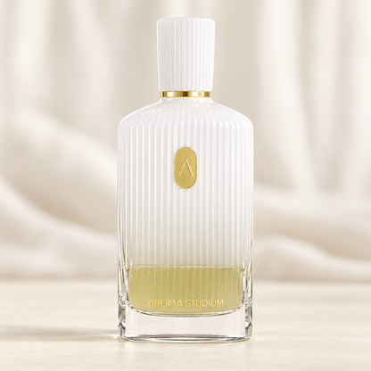 AROMA STUDIUM - TIGER MILK | Eau de Parfum Unisex, flacone frontale centrale ravvicinato con sfondo leggero