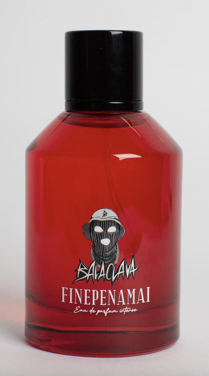Balaclava FinePenaMai, dettaglio del flacone rosso