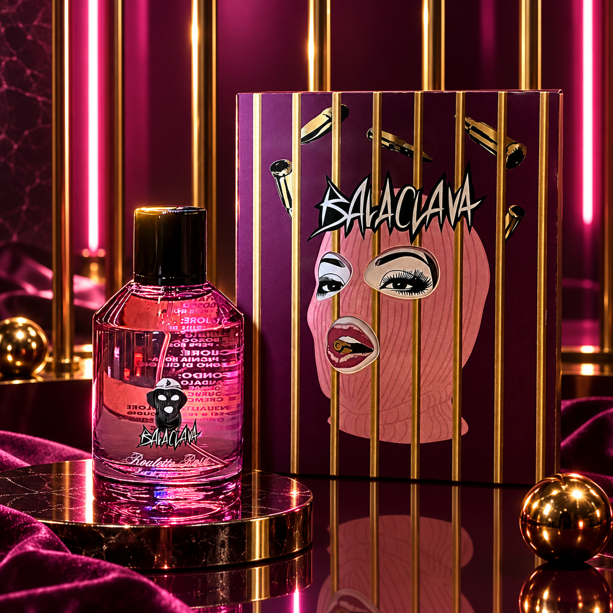 Balaclava Roulette Rosa con confezione in ambientazione editoriale rosa e oro