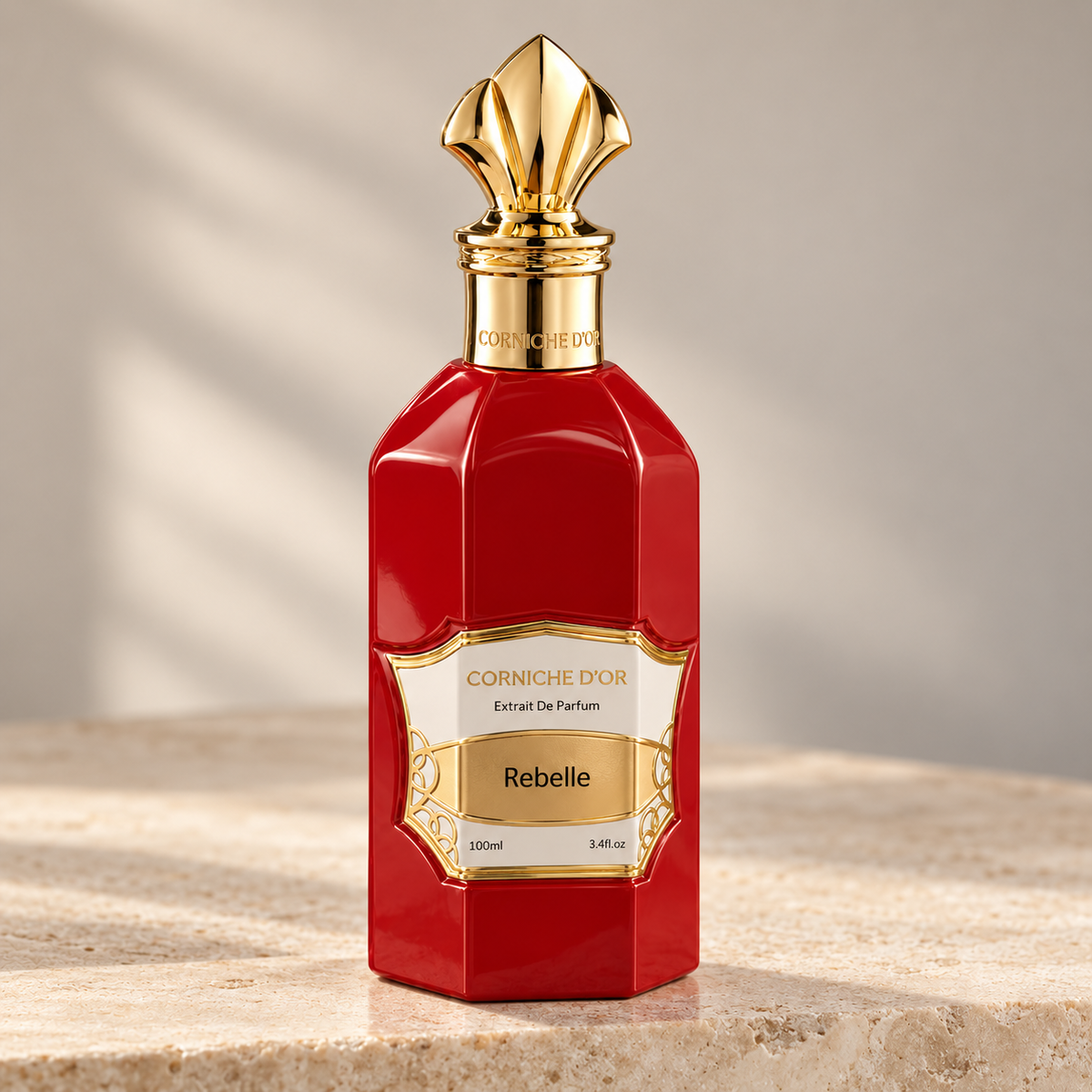 Corniche d'Or Rebelle 100 ml, flacone di tre quarti con dettagli dorati
