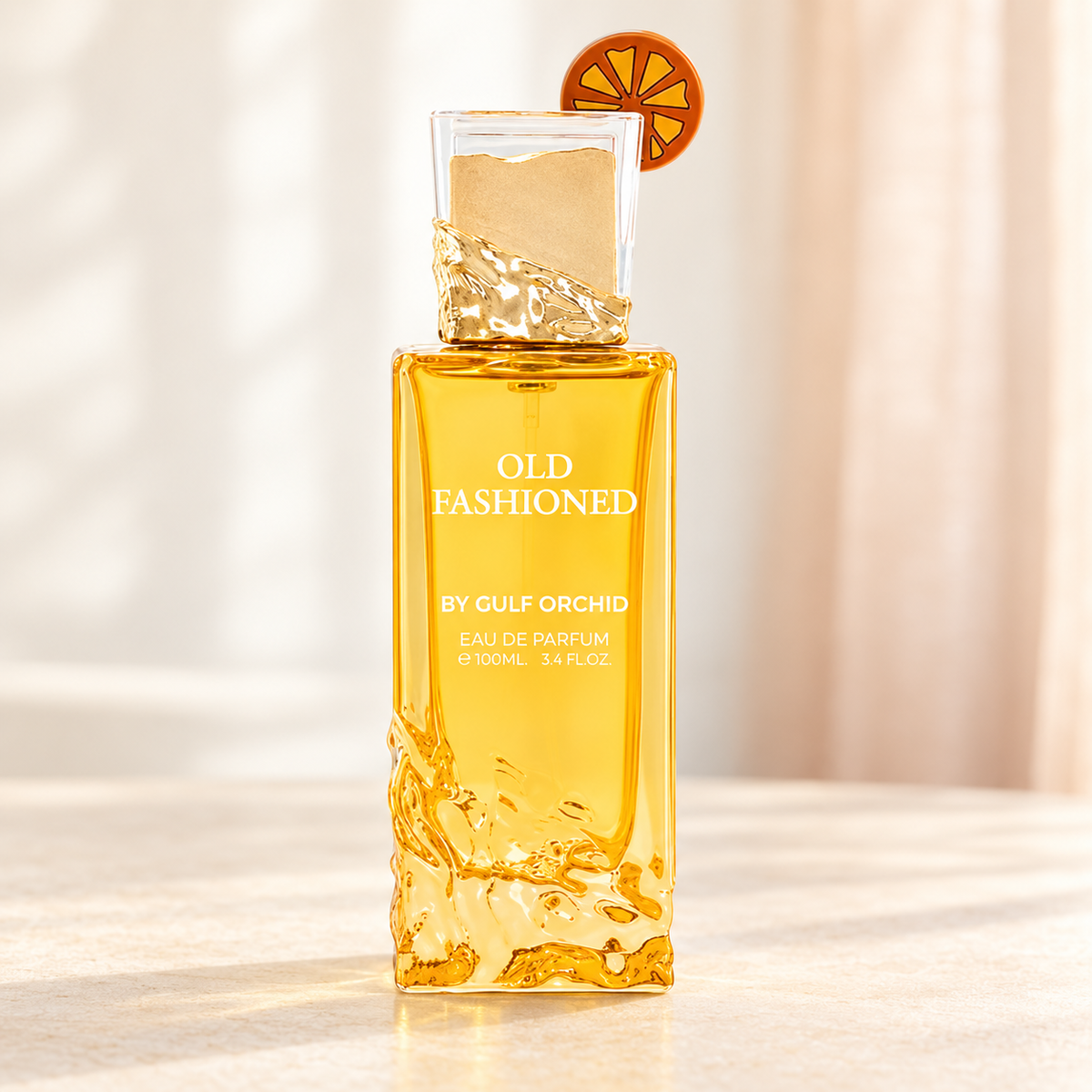 GULF ORCHID - OLD FASHIONED, flacone frontale centrale ravvicinato con sfondo leggero