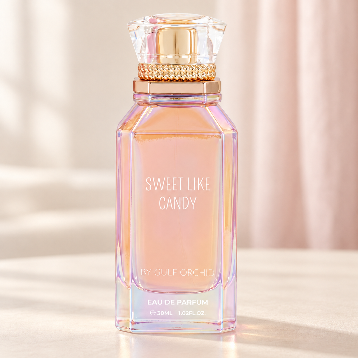 GULF ORCHID - SWEET LIKE CANDY, flacone frontale centrale ravvicinato con sfondo leggero