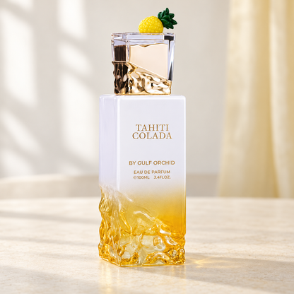 GULF ORCHID - TAHITI COLADA, flacone frontale centrale ravvicinato con sfondo leggero