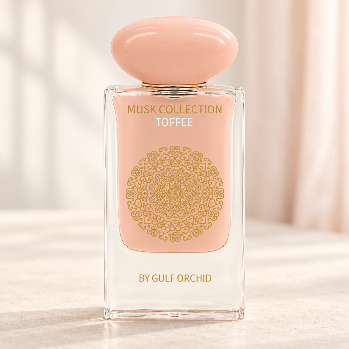 GULF ORCHID - TOFFEE, flacone frontale centrale ravvicinato con sfondo leggero