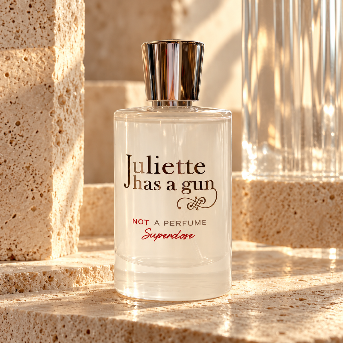Not a Perfume Superdose di Juliette Has a Gun — ambientazione illustrativa creata con IA