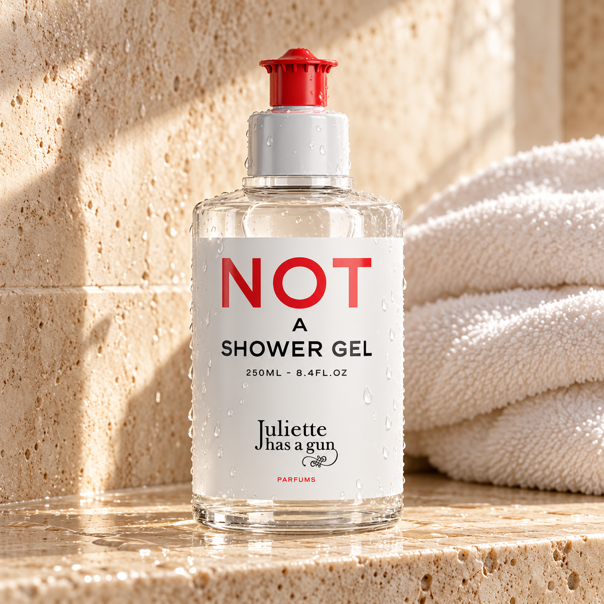 Not a Shower Gel di Juliette Has a Gun — ambientazione illustrativa creata con IA