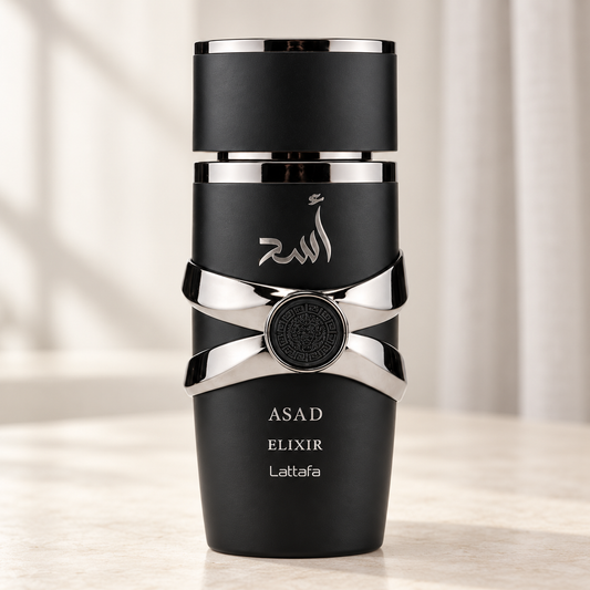 LATTAFA - ASAD ELIXIR, flacone frontale centrale ravvicinato con sfondo leggero