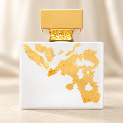 M. MICALLEF - YLANG IN GOLD, flacone frontale centrale ravvicinato con sfondo leggero