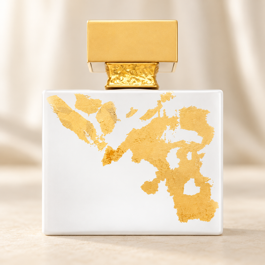 M. MICALLEF - YLANG IN GOLD, flacone frontale centrale ravvicinato con sfondo leggero