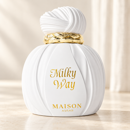 MAISON ASRAR - MILKY WAY, flacone frontale centrale ravvicinato con sfondo leggero