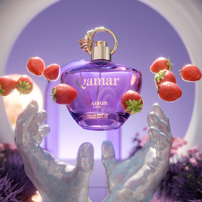 Maison Asrar Qamar Eau de Parfum 100 ml – flacone in ambientazione fruttata