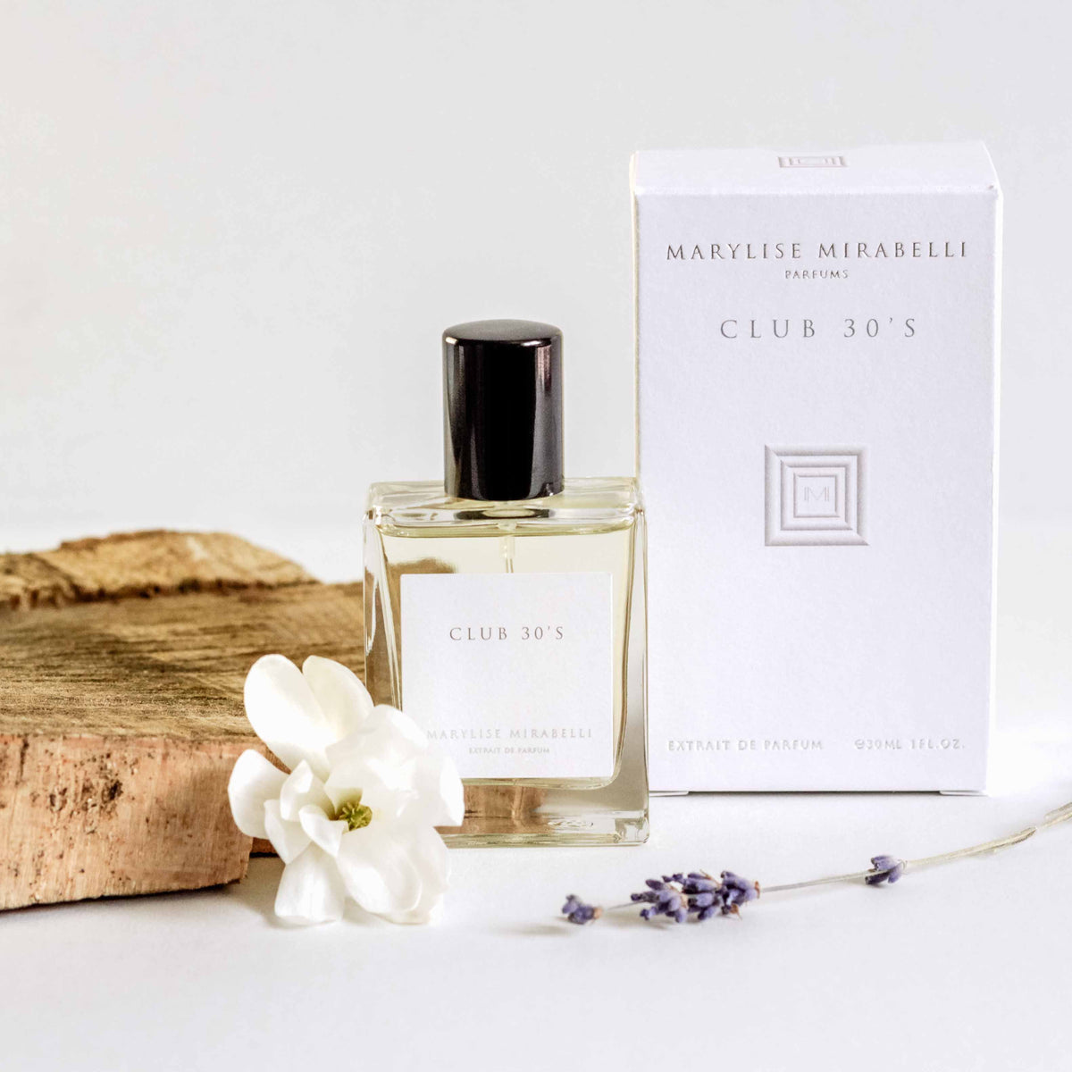 Marylise Mirabelli Club 30's con fiori bianchi e lavanda