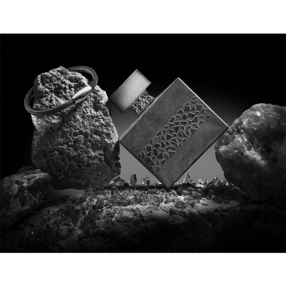 M. Micallef Osaïto 100 ml ambientato tra rocce e cristalli