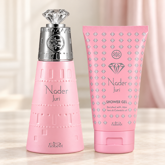 NABEEL - JURI + SHOWER GEL, flacone frontale centrale ravvicinato con sfondo leggero