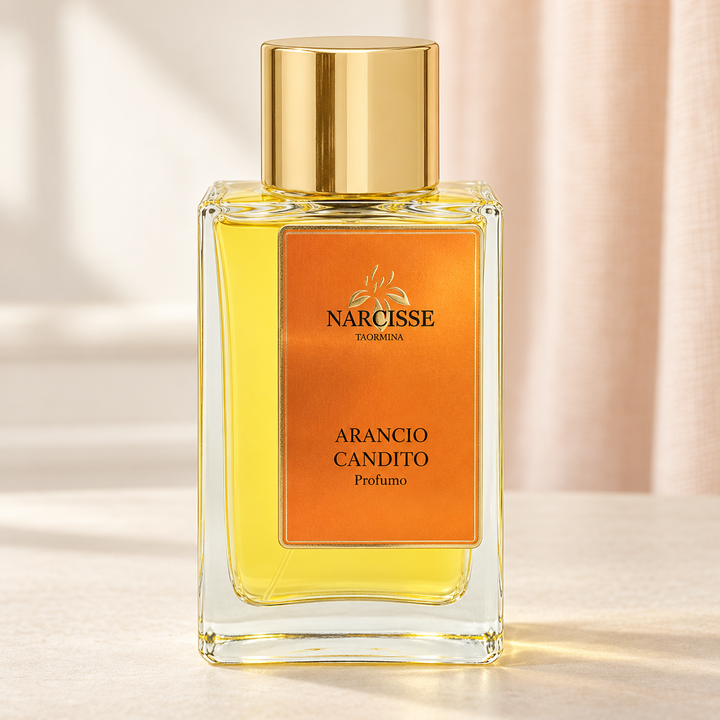 NARCISSE TAORMINA - ARANCIO CANDITO, flacone frontale centrale ravvicinato con sfondo leggero