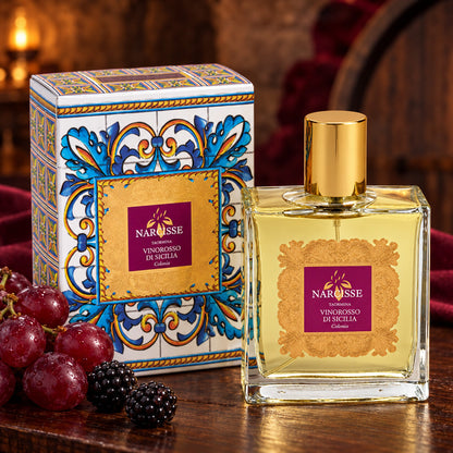 NARCISSE TAORMINA - VINOROSSO DI SICILIA – flacone e confezione in ambientazione dedicata