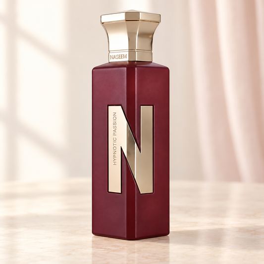 NASEEM - HYPNOTIC PASSION, flacone frontale centrale ravvicinato con sfondo leggero