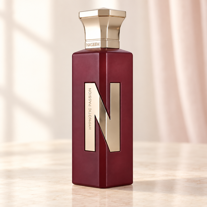 NASEEM - HYPNOTIC PASSION, flacone frontale centrale ravvicinato con sfondo leggero