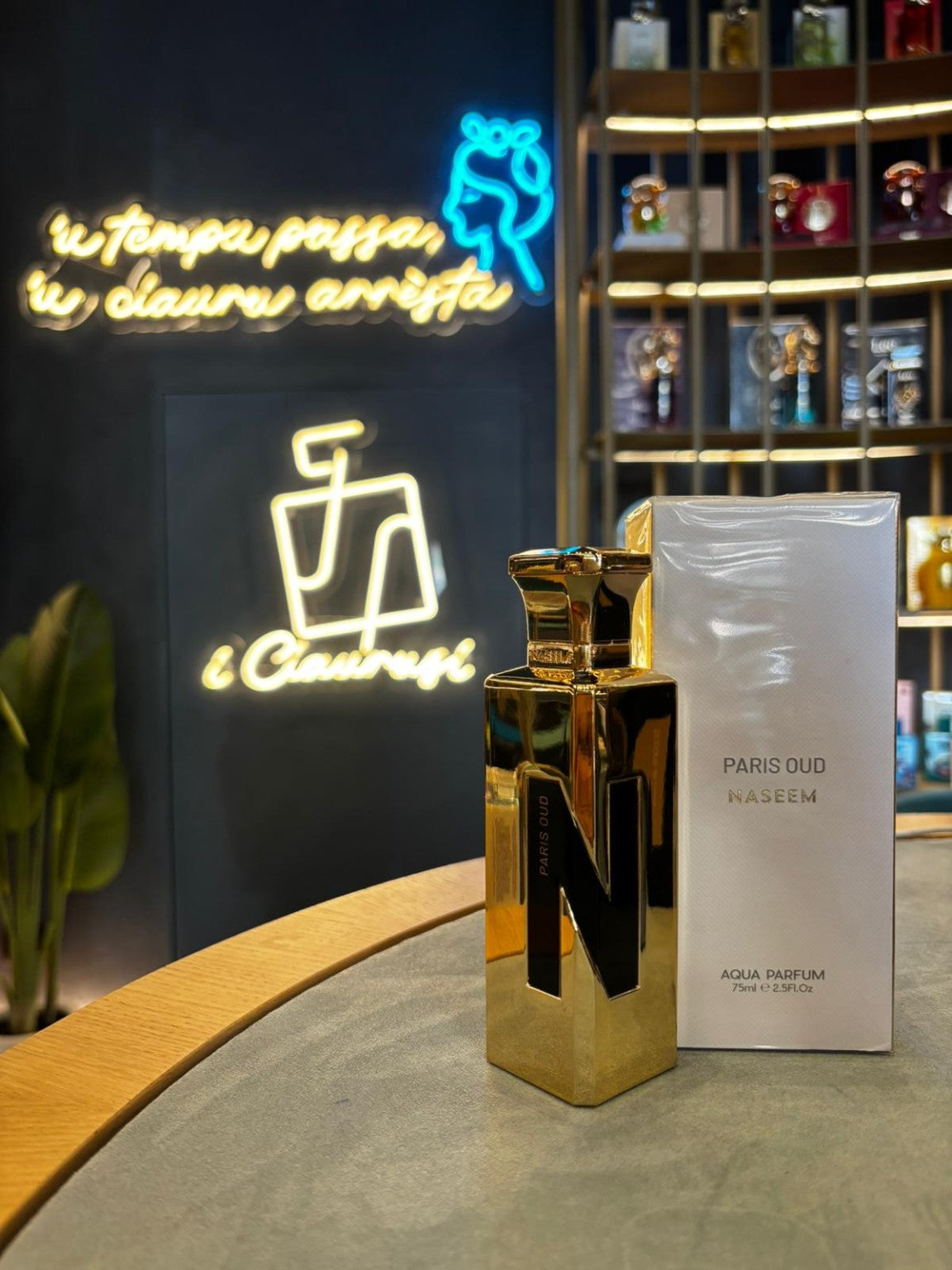 Naseem Paris Oud Aqua Parfum 75 ml con flacone e confezione da I Ciaurusi