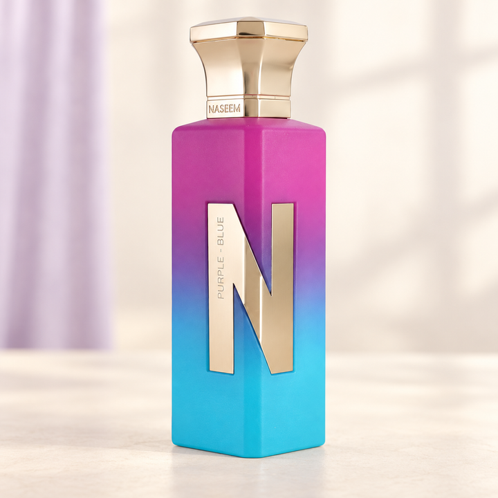 NASEEM - PURPLE BLUE, flacone frontale centrale ravvicinato con sfondo leggero