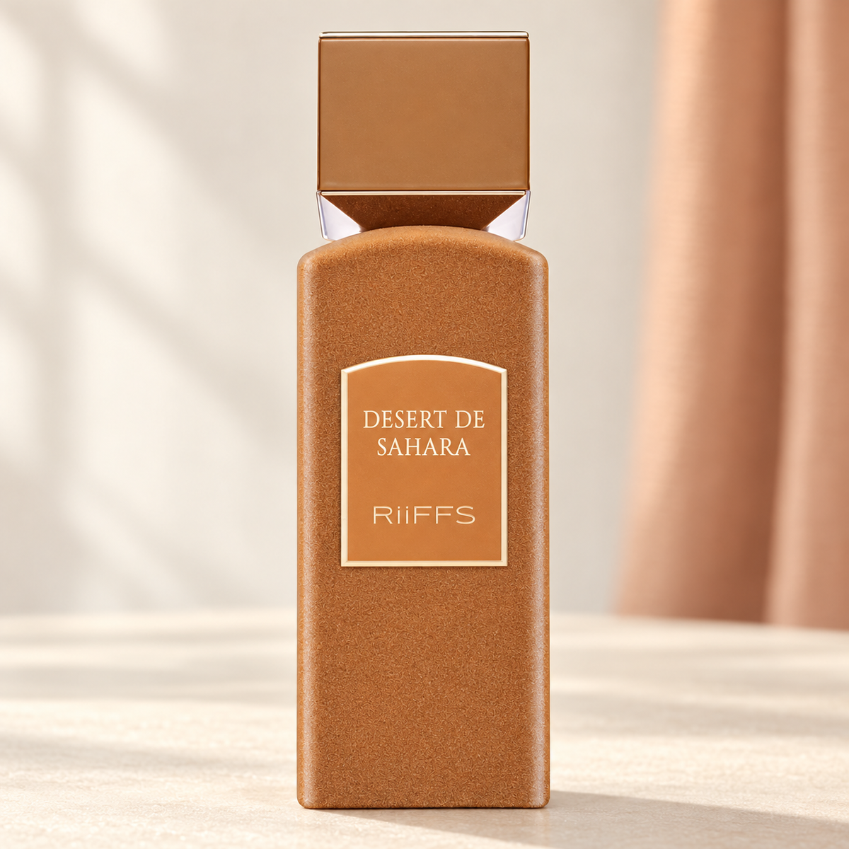 RIIFFS - DESERT DE SAHARA, flacone frontale centrale ravvicinato con sfondo leggero