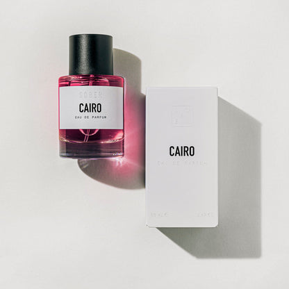 Sober Cairo Eau de Parfum con flacone rosa e confezione bianca