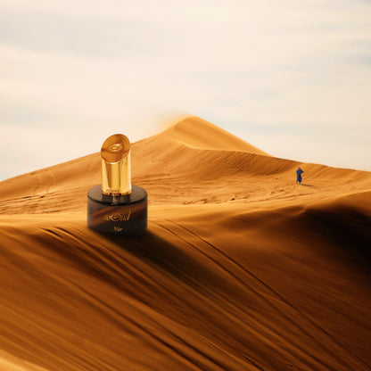 SoOud Nùr Eau Fine 100 ml ambientato sulle dune