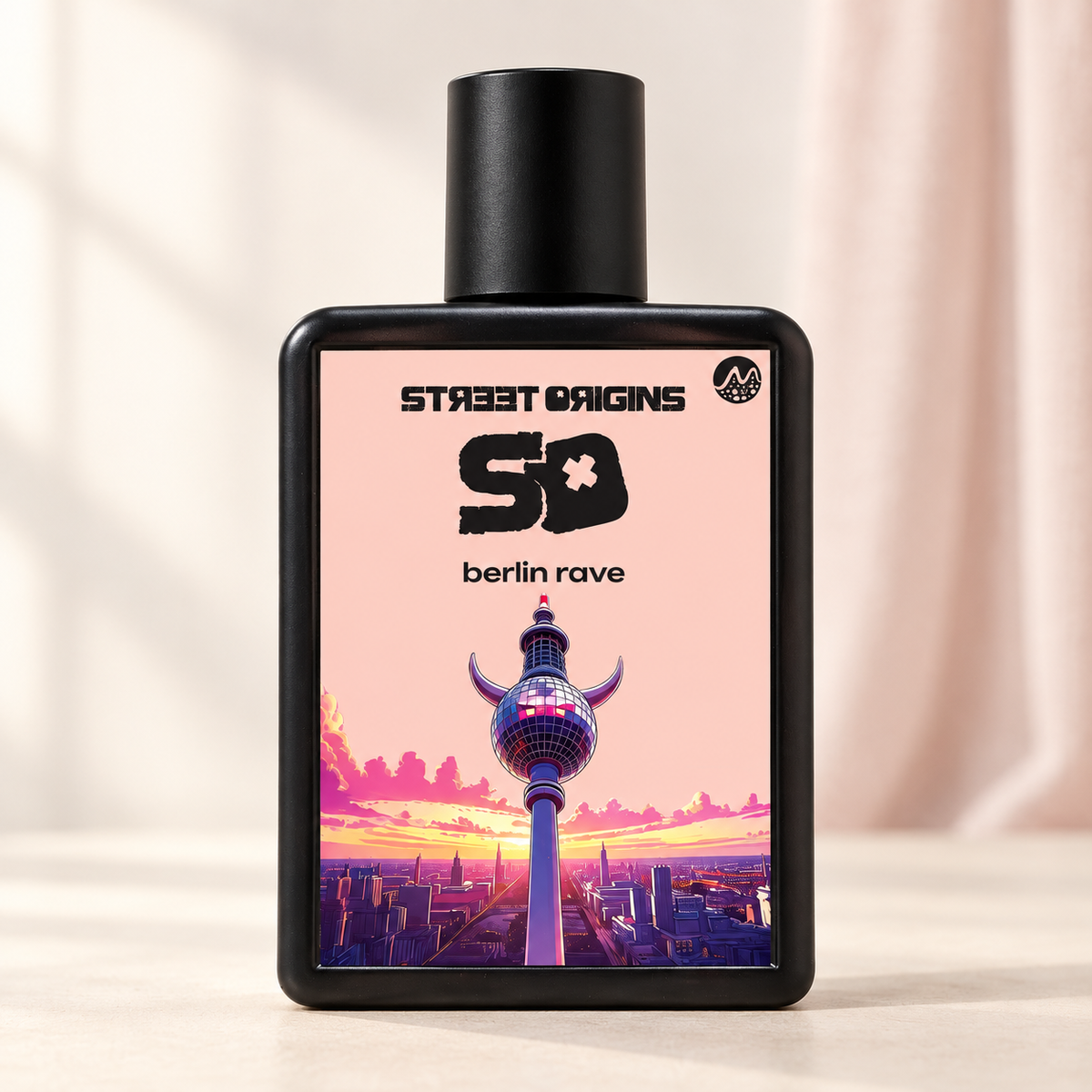 STREET ORIGINS - BERLIN RAVE, flacone frontale centrale ravvicinato con sfondo leggero