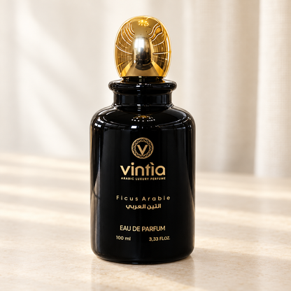 VINTIA - FICUS ARABIE, flacone frontale centrale ravvicinato con sfondo leggero