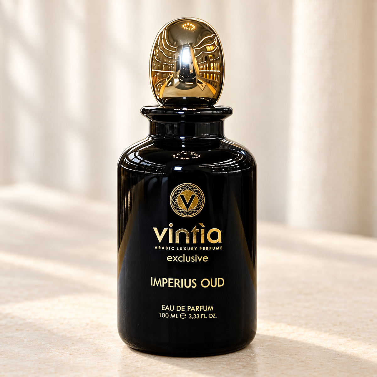 VINTIA - IMPERIUS OUD, flacone frontale centrale ravvicinato con sfondo leggero