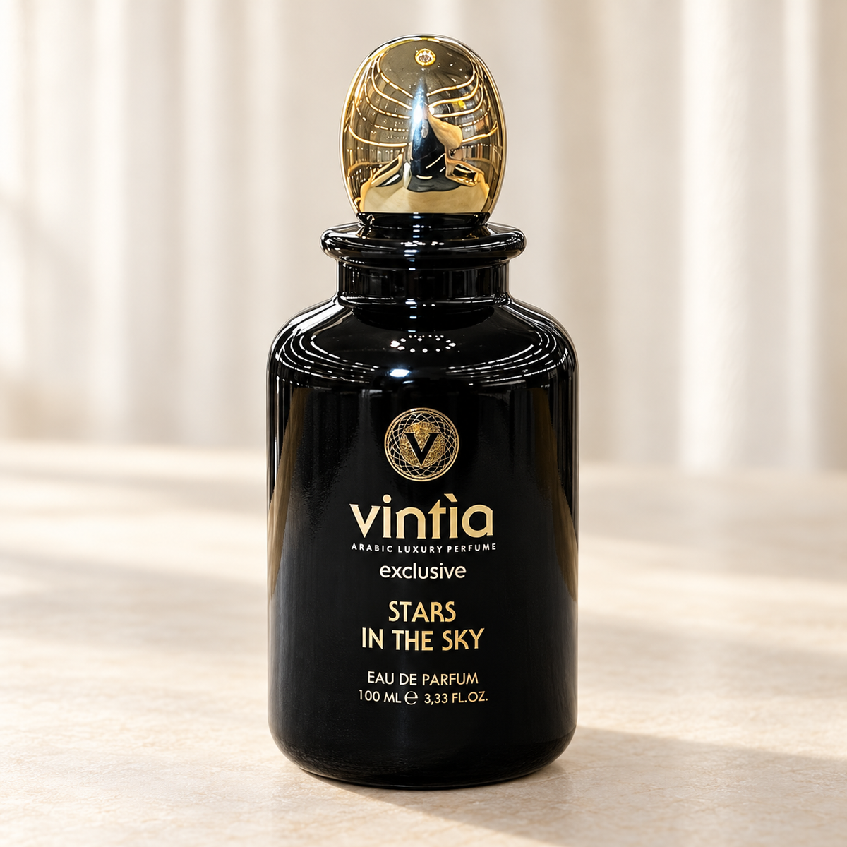 VINTIA - STARS IN THE SKY | Eau de Parfum Unisex, flacone frontale centrale ravvicinato con sfondo leggero