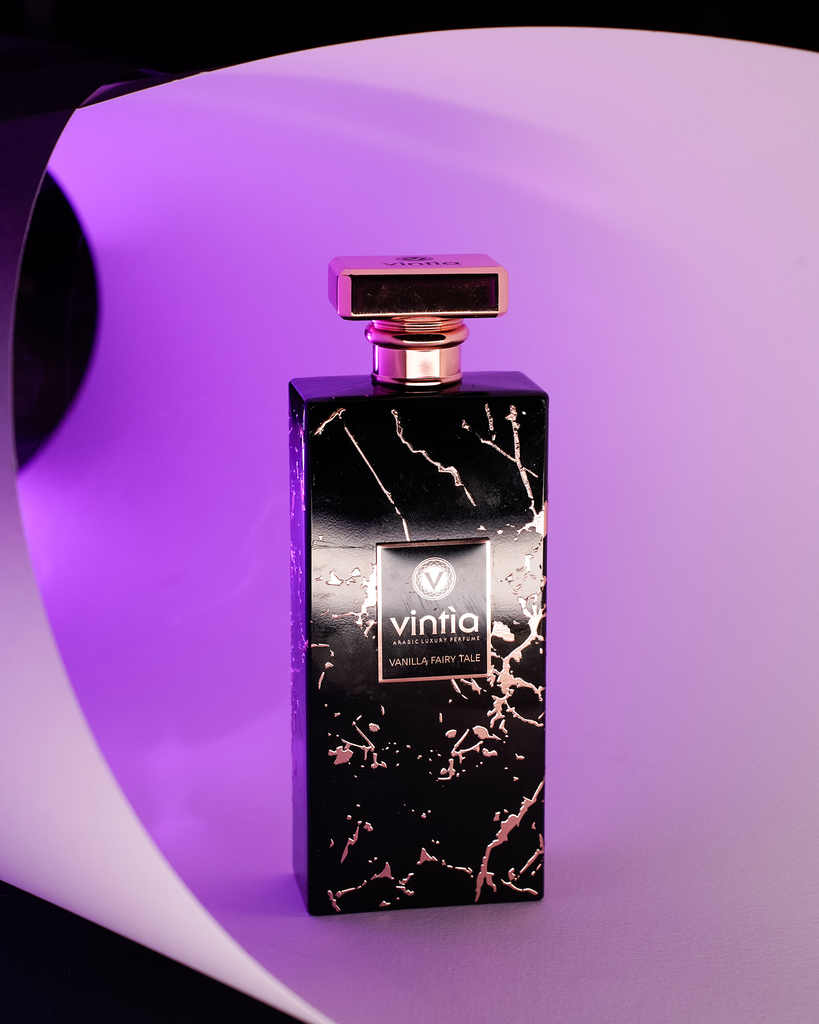 Vintia Vanilla Fairy Tale 100 ml in ambientazione viola