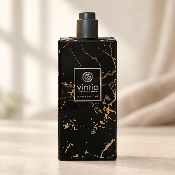 VINTIA - VANILLA FAIRY TALE, flacone frontale centrale ravvicinato con sfondo leggero