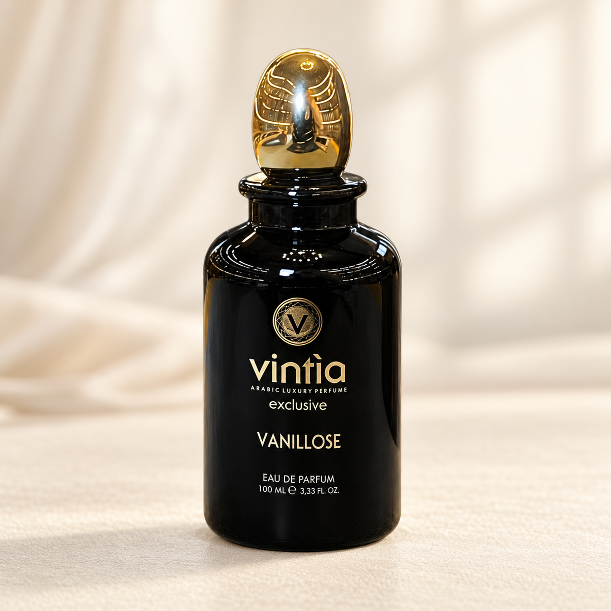 VINTIA - VANILLOSE, flacone frontale centrale ravvicinato con sfondo leggero